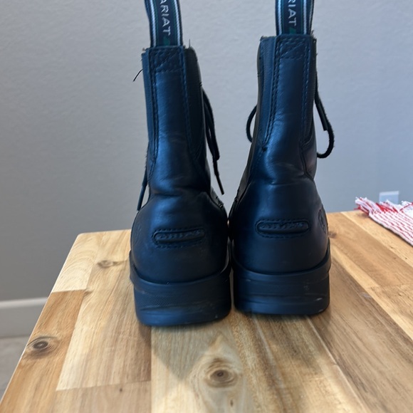 Black lace up ariat paddock boots - Picture 3 of 3